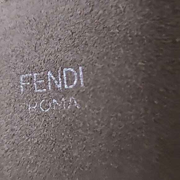 💯 Authentic Fendi Tote Handbag 🍀 - Picture 8 of 17